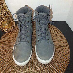 Boots Size 9
